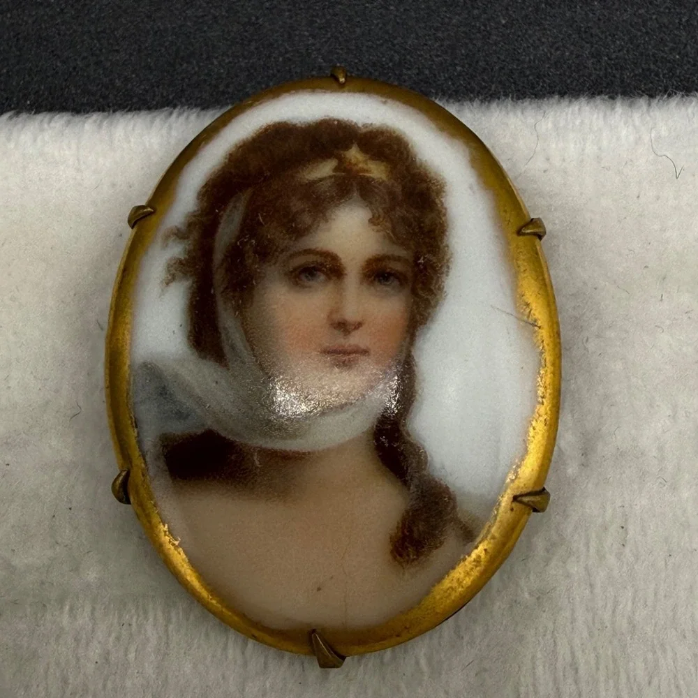 Vintage Victorian Porcelain Painted Brooch Gold Tone Woman With Scarf